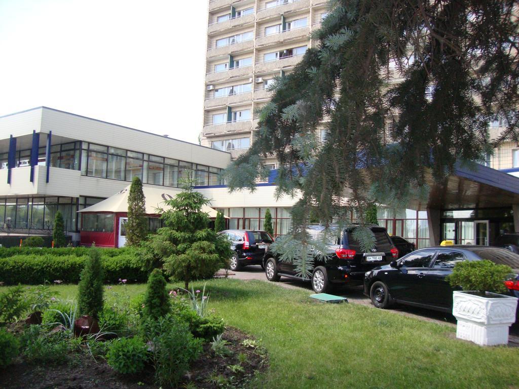Slavutych Hostel Kiev Exterior foto